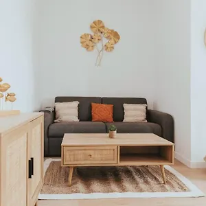 https://chossy-cap-vert-cocooning-confort.hotels-rhonealpes.com