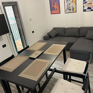 Greta's House - Centro Appartement